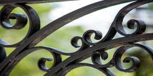 Scopri di più sull'articolo Come verniciare un cancello in ferro o la ringhiera del balcone
