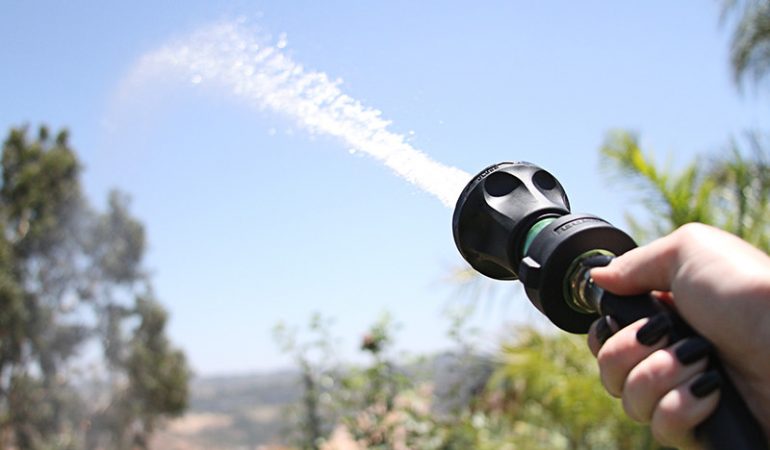 Scopri di più sull'articolo Pistola per irrigazione: perché non dovrebbe mai mancare in un giardino